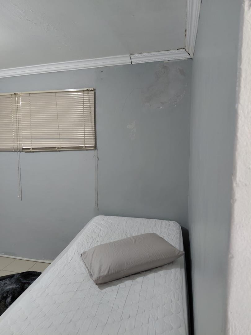 To Let 1 Bedroom Property for Rent in Oakdale Western Cape